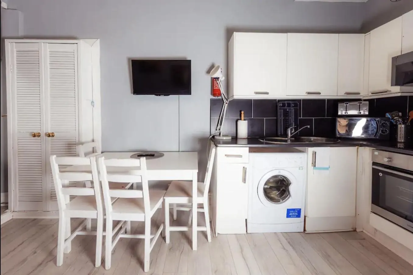 Warm & Welcoming Apartment City Center - Meadows 9! Edinburgh